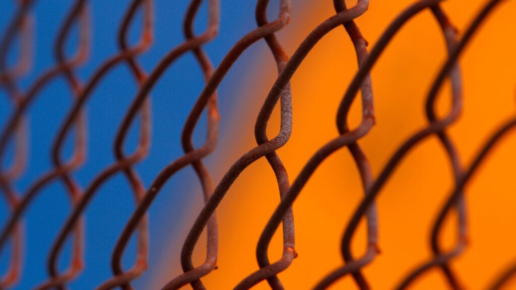 Comprehensive guide to chain link fencing, including installation, maintenance,and customization options
