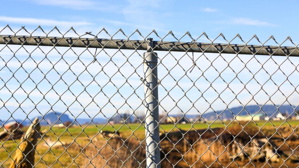 Calculating the Cost of Chain Link Fencing: Factors to Consider
