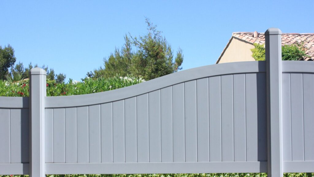 Installing Vinyl Fencing: A Step-by-Step Guide for Beginners